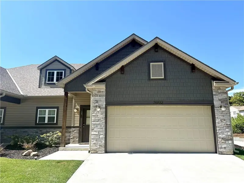 3002 Sheffield LN, St Joseph, MO 64506