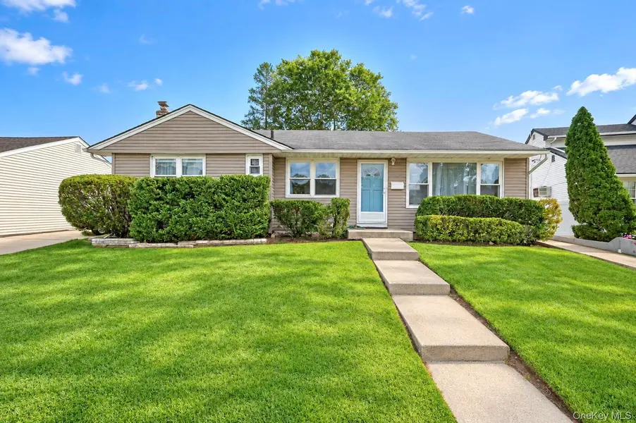 865 Prescott ST, Valley Stream, NY 11580