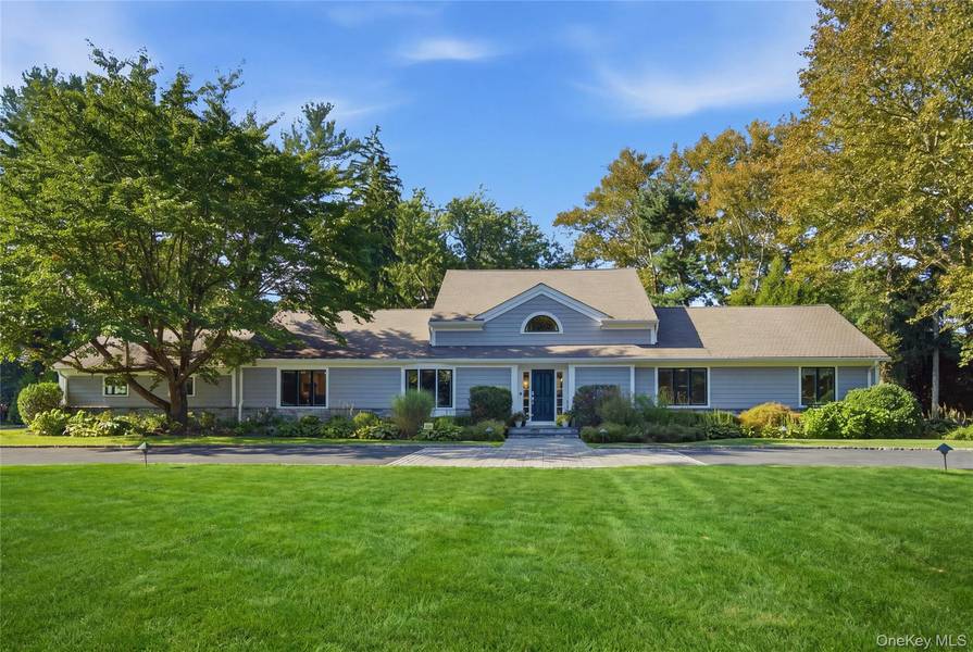 2 Meadow RD, Old Westbury, NY 11568