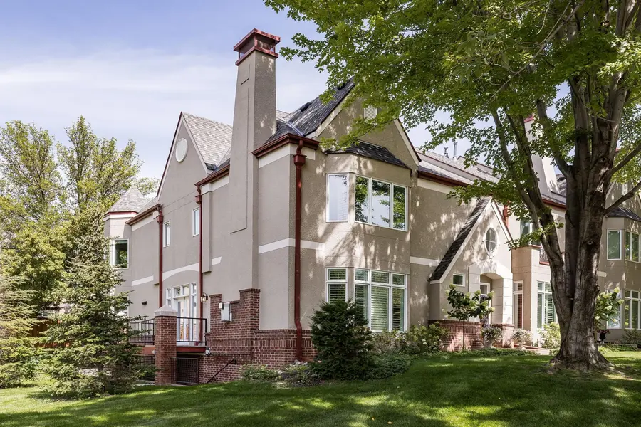 106 Coventry LN, Edina, MN 55435