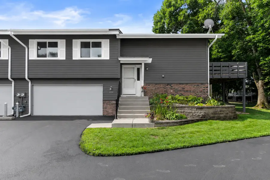 11123 Xavier CIR, Bloomington, MN 55437