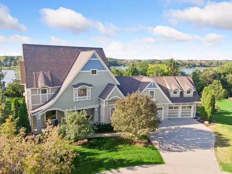 3649 Lerive WAY, Chaska, MN 55318