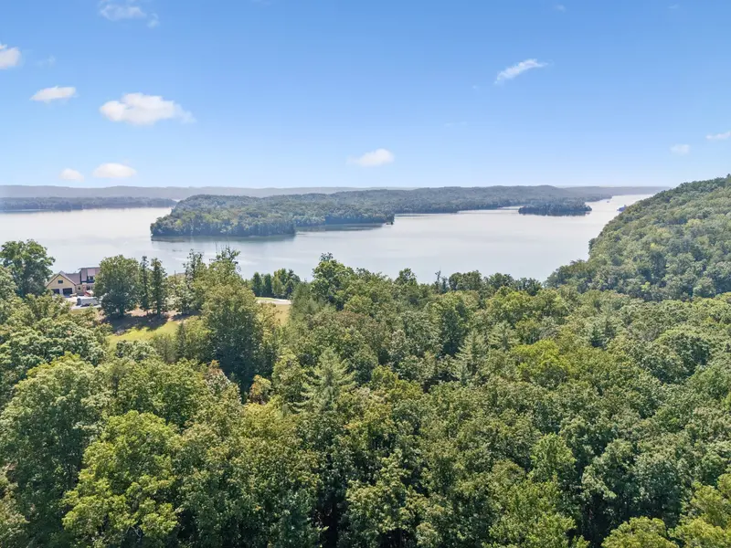 370 River Run Trl, Spring City, TN 37381