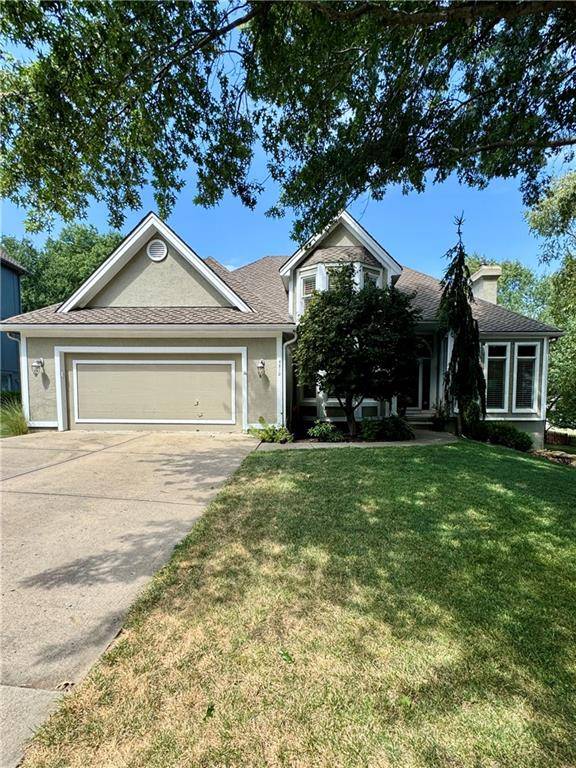 5512 Meadow Lake ST, Parkville, MO 64152