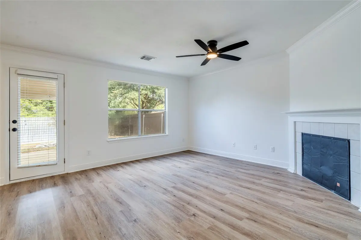 1106 Hughmont DR, Pflugerville, TX 78660
