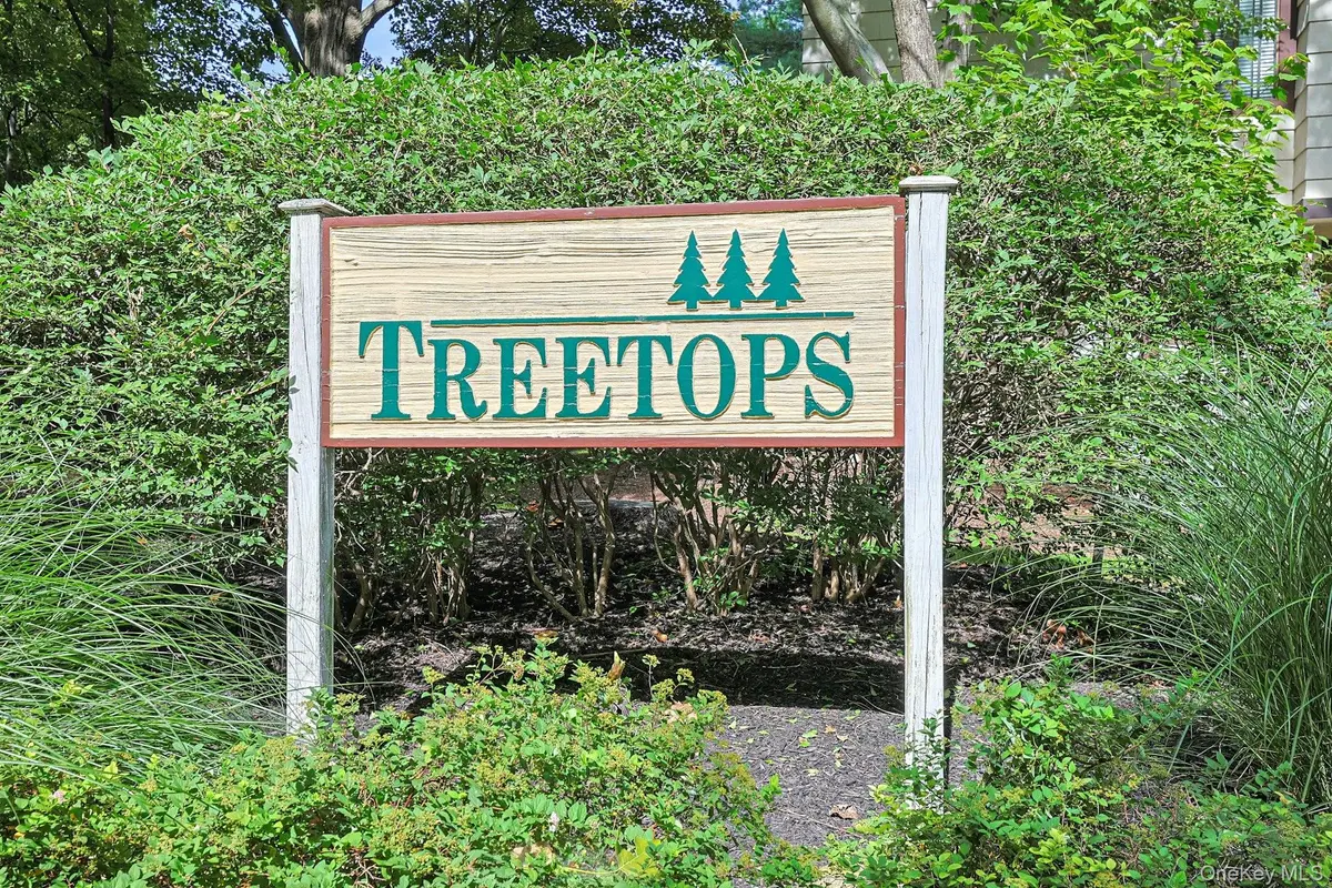 279 Treetop CIR, Nanuet, NY 10954