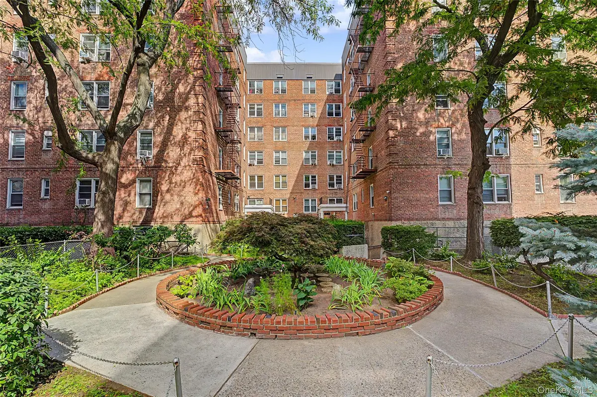 144-45 Sanford AVE #5F, Flushing, NY 11355