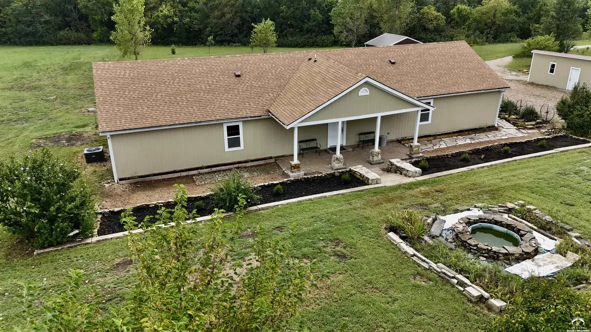 19812 S Stanley RD, Quenemo, KS 66528