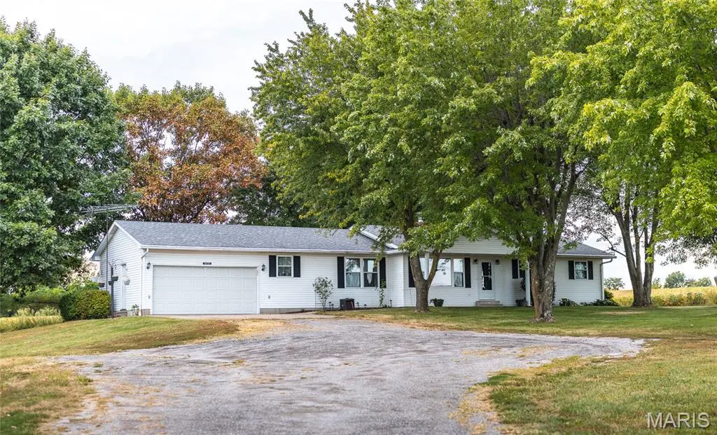 18435 Old Highway 67, Jerseyville, IL 62052