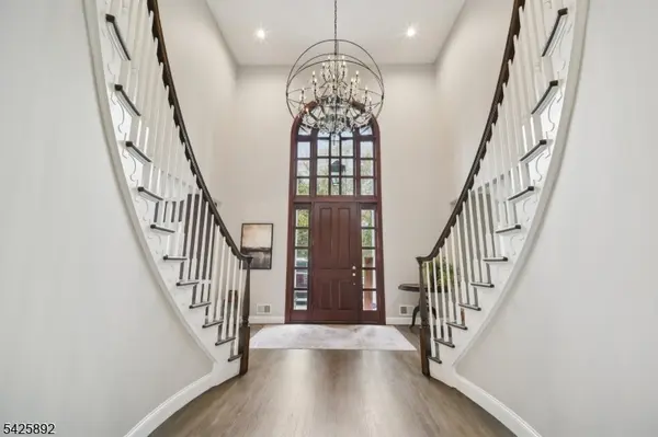 50 Sequoia Dr, Watchung Boro, NJ 07069