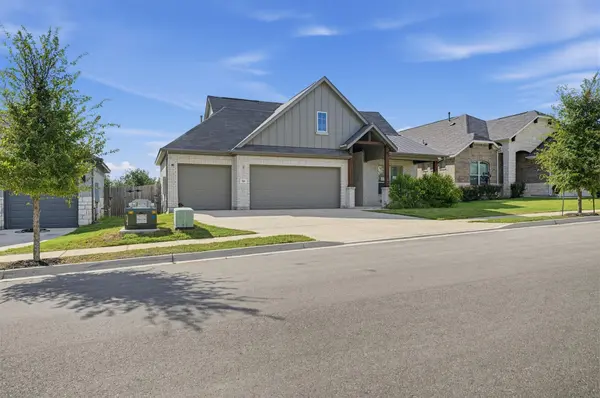 734 Treadwell LN, Kyle, TX 78640