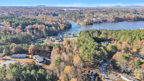 5607 HEATHSTEAD DR, Granite Falls, NC 28630