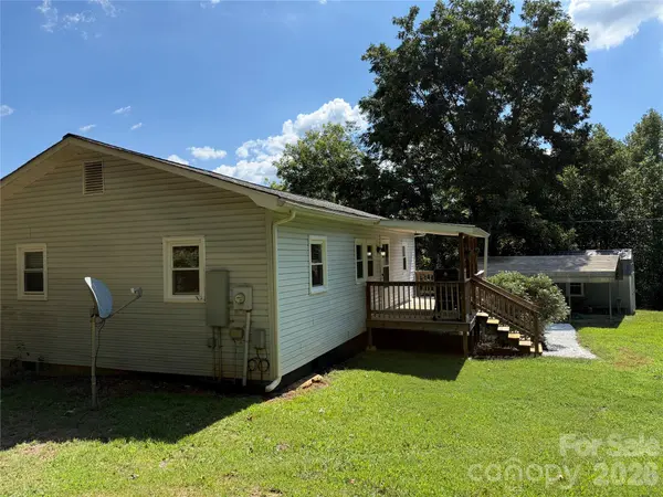 44 Oak Hill RD, Nebo, NC 28761