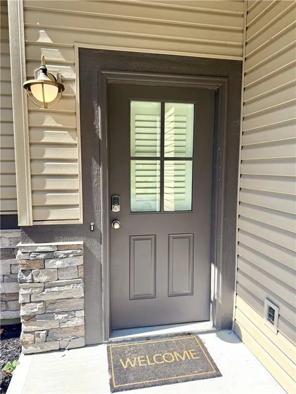 3002 Sheffield LN, St Joseph, MO 64506