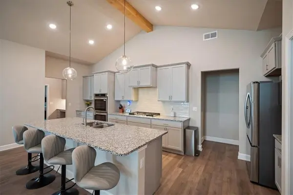 22668 W 88th ST, Lenexa, KS 66227