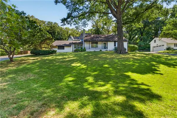 5115 Ward Pkwy, Kansas City, MO 64112