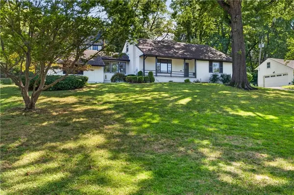 5115 Ward Pkwy, Kansas City, MO 64112