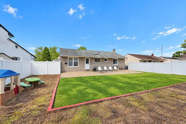 865 Prescott ST, Valley Stream, NY 11580