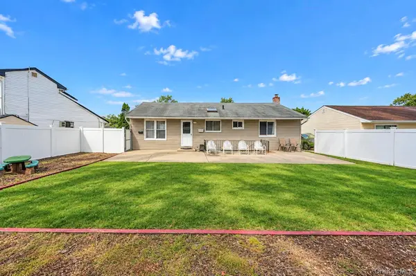 865 Prescott ST, Valley Stream, NY 11580