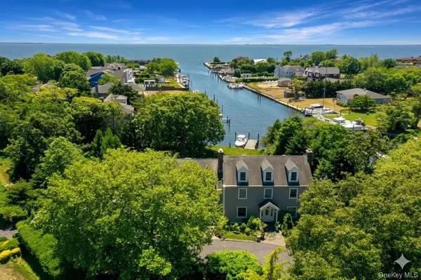 110 Elder RD, Islip, NY 11751