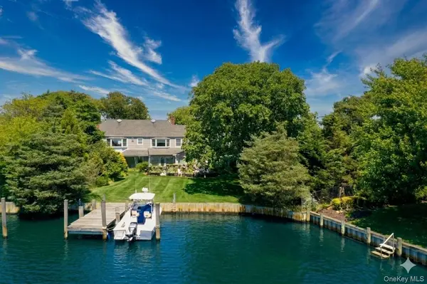 110 Elder RD, Islip, NY 11751