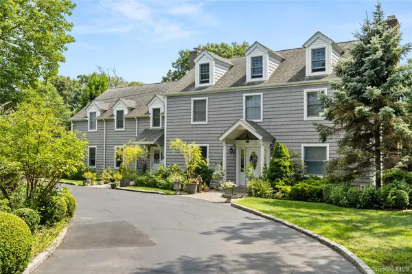 110 Elder RD, Islip, NY 11751