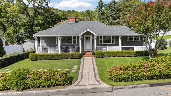 11 Portland PL, Cold Spring Harbor, NY 11724