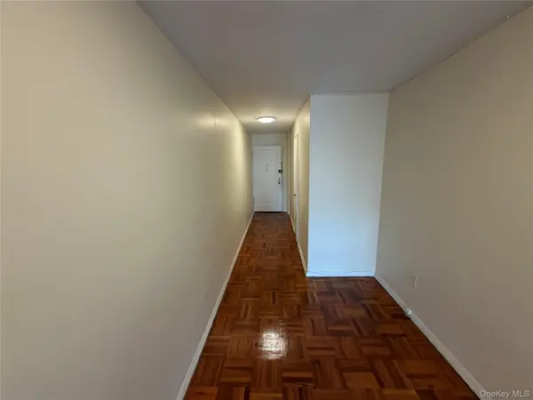 25 SHADY GLEN CT #3B, New Rochelle, NY 10805