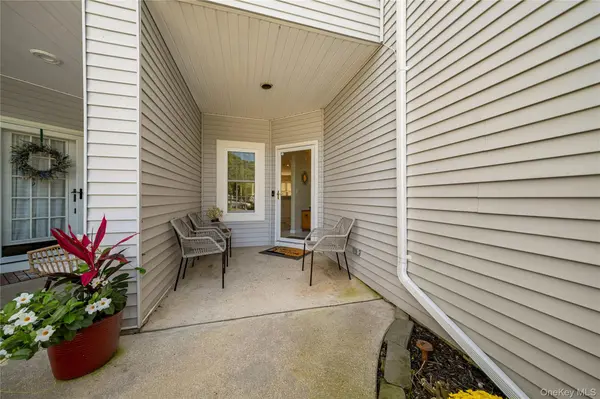 203 Windward CT, Port Jefferson, NY 11777
