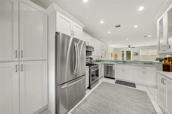203 Windward CT, Port Jefferson, NY 11777