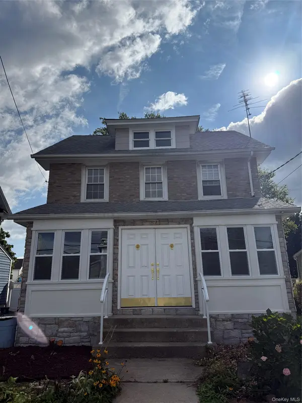 77 Woods AVE, Rockville Centre, NY 11570