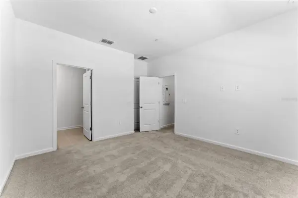 2301 WHITE BUFFALO ST, Apopka, FL 32703