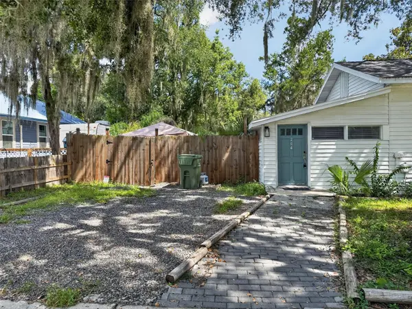 325 S 2ND ST, Leesburg, FL 34748