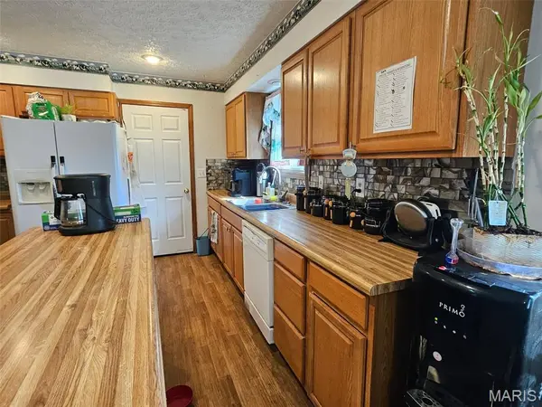 14005 Cairo LN, Dixon, MO 65459