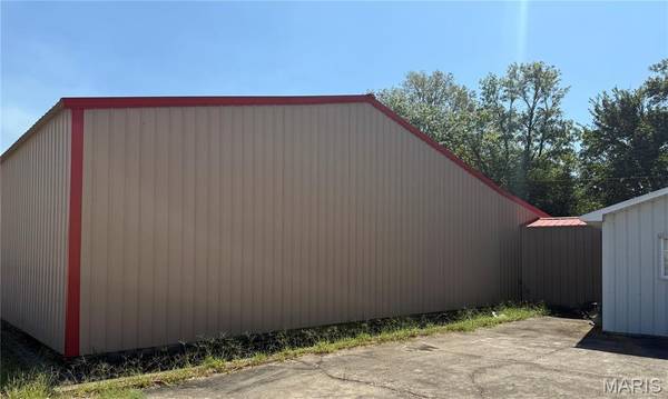 210 W BEECH ST, Morehouse, MO 63868