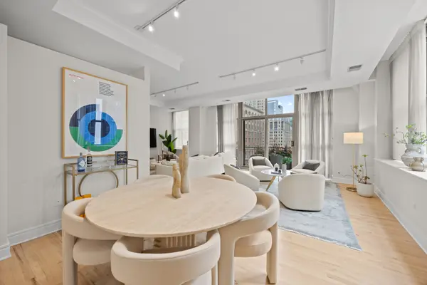 212 W WASHINGTON ST #1705, Chicago, IL 60606