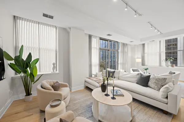 212 W WASHINGTON ST #1705, Chicago, IL 60606