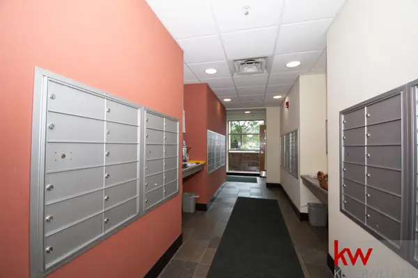 9355 Irving Park RD #421, Schiller Park, IL 60176