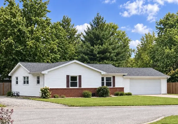 139 Fielder DR, Salem, IL 62881