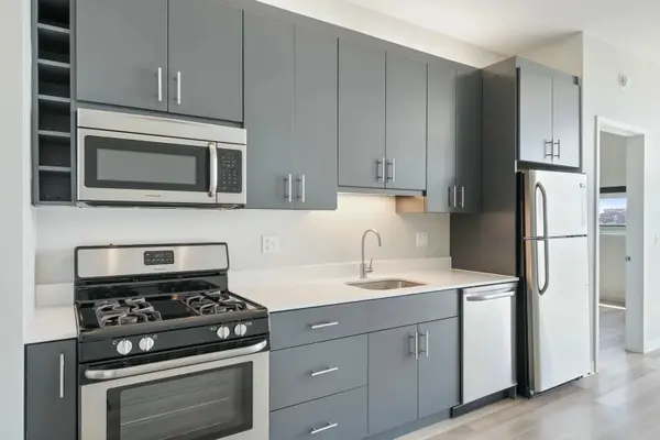 2211 N Milwaukee AVE #307, Chicago, IL 60647
