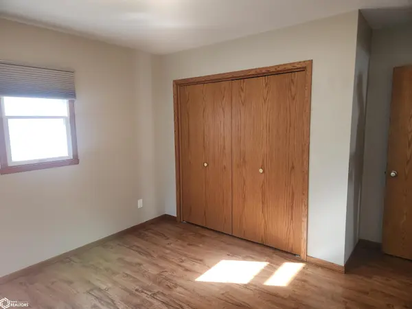 847 8th ST, Mason City, IA 50401