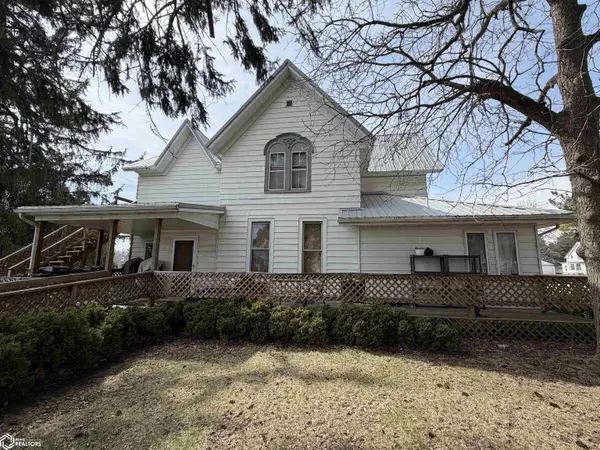 215 Clay ST, Brooklyn, IA 52211