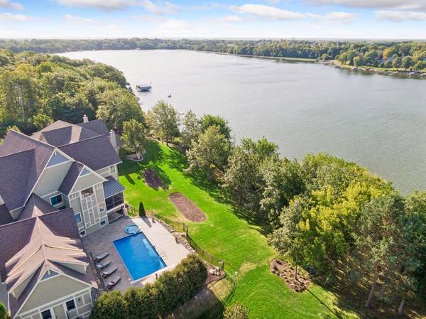 3649 Lerive WAY, Chaska, MN 55318