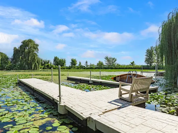 1070 Ferndale RD W, Wayzata, MN 55391
