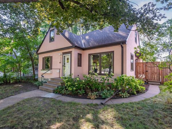 1750 Field AVE, Saint Paul, MN 55116