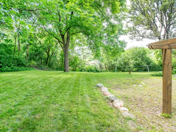 1603 Dodd Rd, Mendota Heights, MN 55118