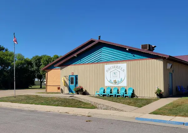 105 1st AVE SW, Fairfax, MN 55332