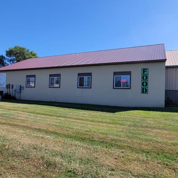 105 1st AVE SW, Fairfax, MN 55332