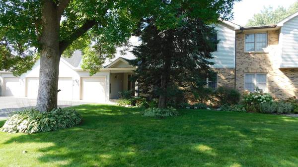 4293 Oakmede LN #46C, White Bear Lake, MN 55110