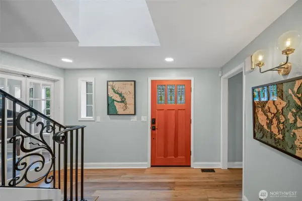 7939 Lorna DR SE, Olympia, WA 98503